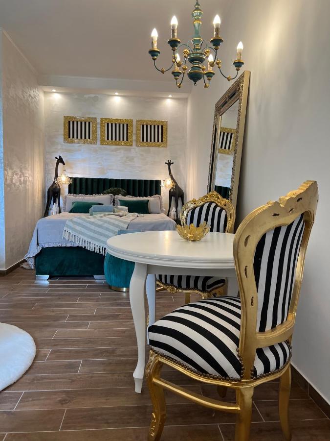 La Dolce Vita Luxury II Apartments With Best Free Private Parking In Center Pula Exterior foto