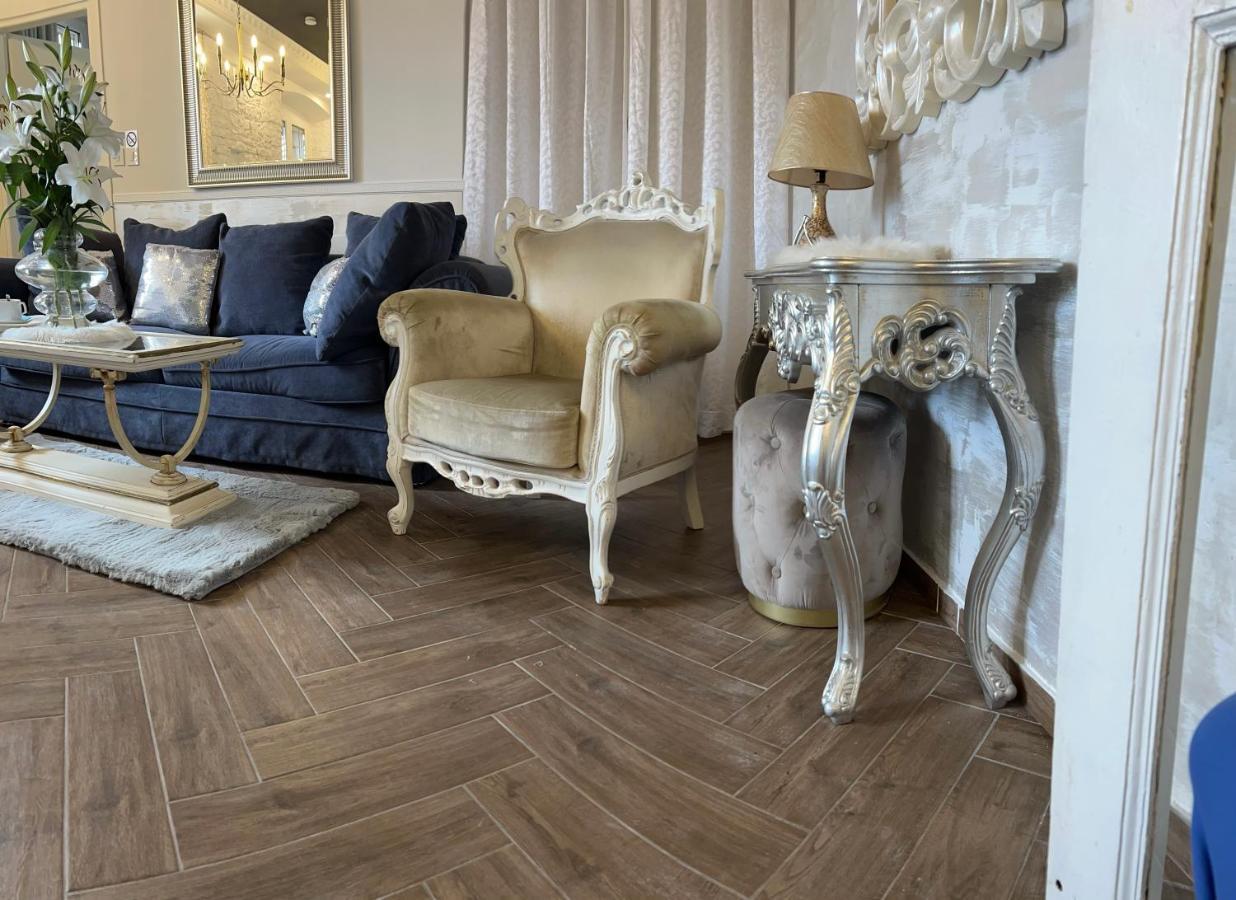 La Dolce Vita Luxury II Apartments With Best Free Private Parking In Center Pula Exterior foto